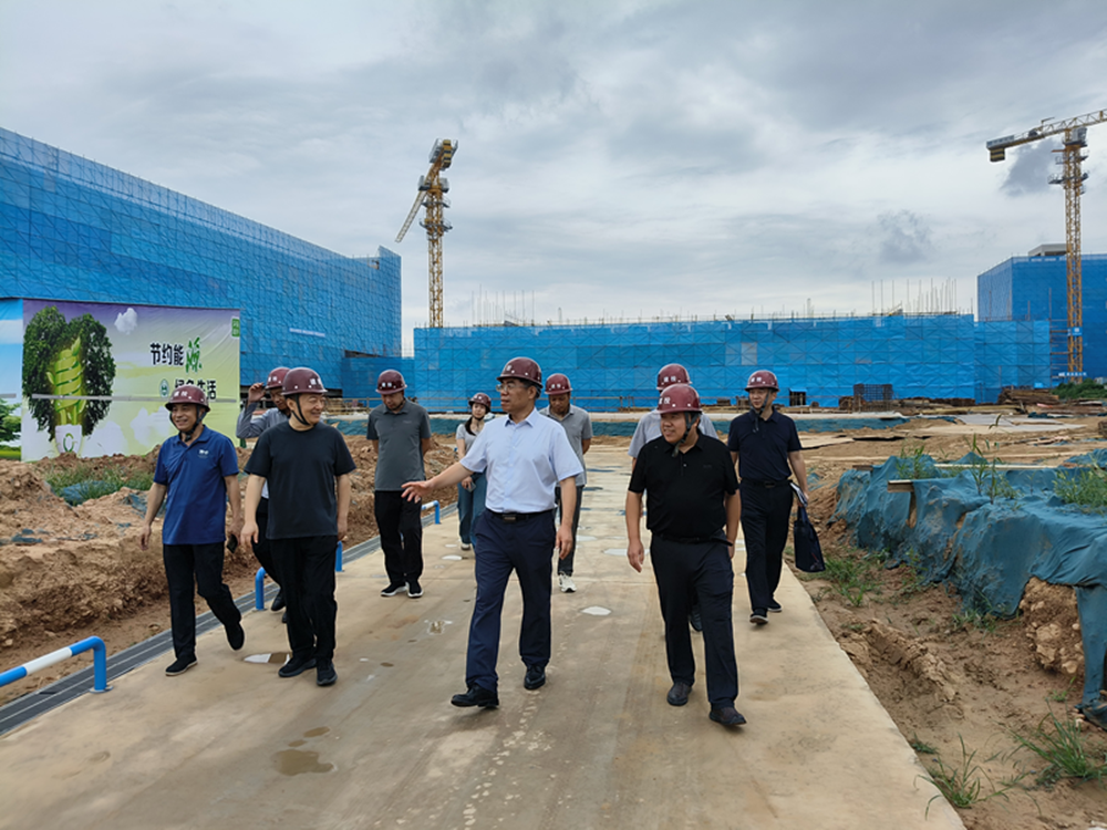 集團(tuán)公司黨委書記、董事長汪洋到六十七高級中學(xué)項目調(diào)研項目建設(shè)工作